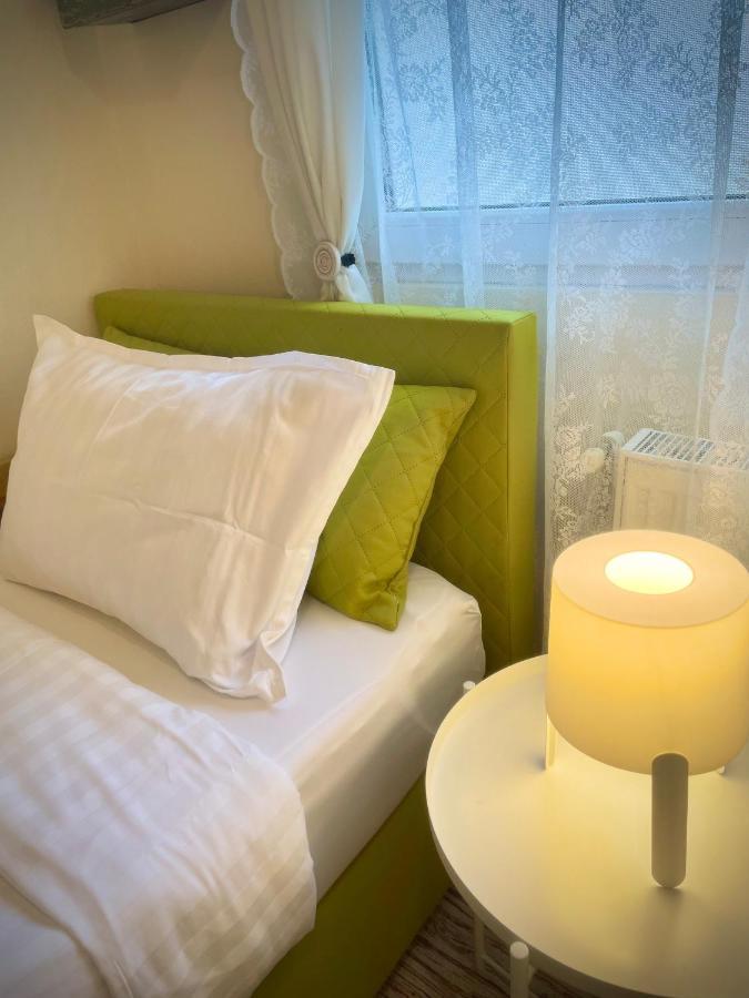 Perfect Place To Stay Self Check In-24H-Netflix-Wifi Resita Exterior photo
