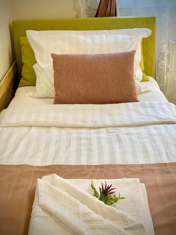 Perfect Place To Stay Self Check In-24H-Netflix-Wifi Resita Exterior photo